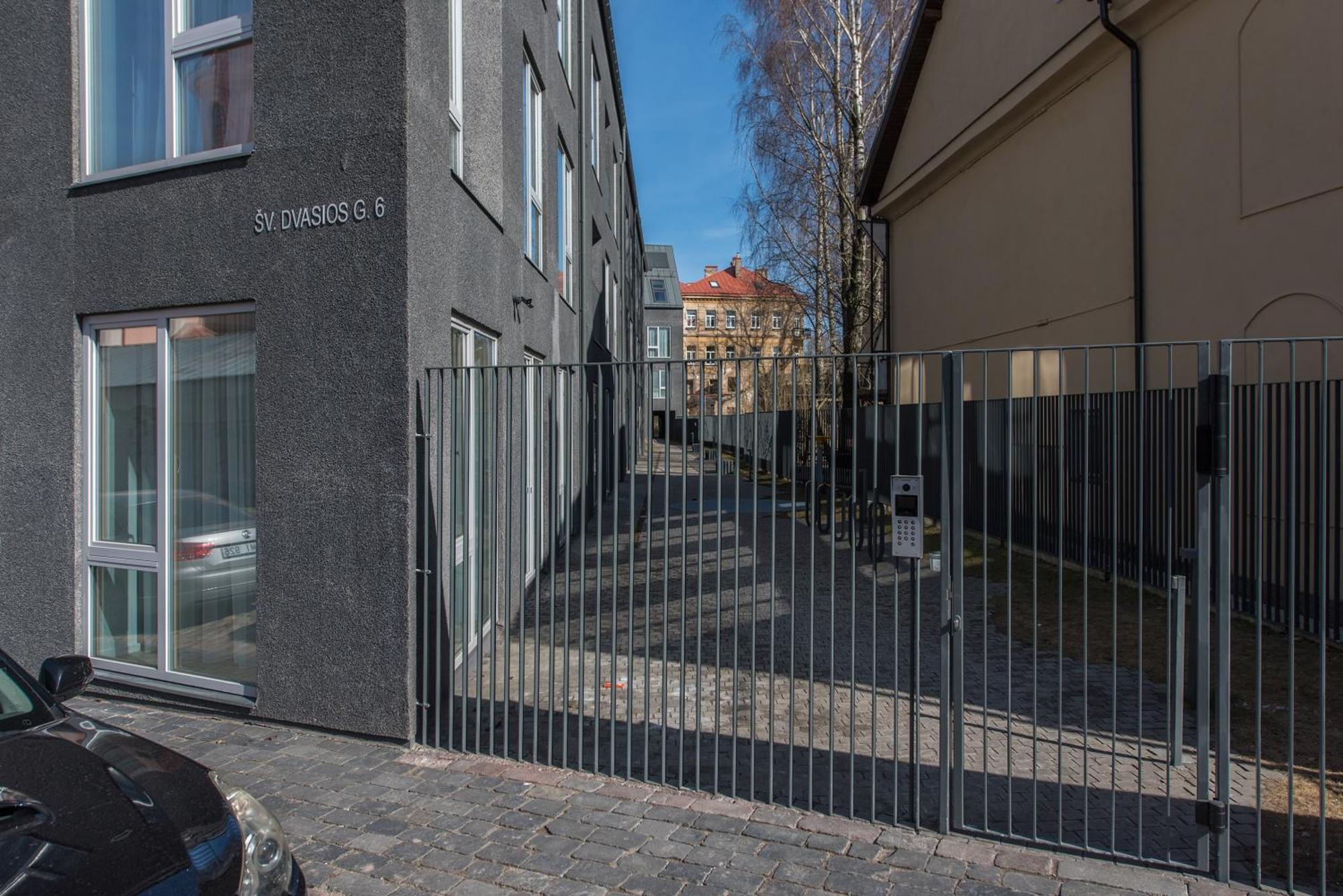 Cohost I New Basteja Life Apartments W-Garage Prkg & Self Check-In VNO Exterior photo