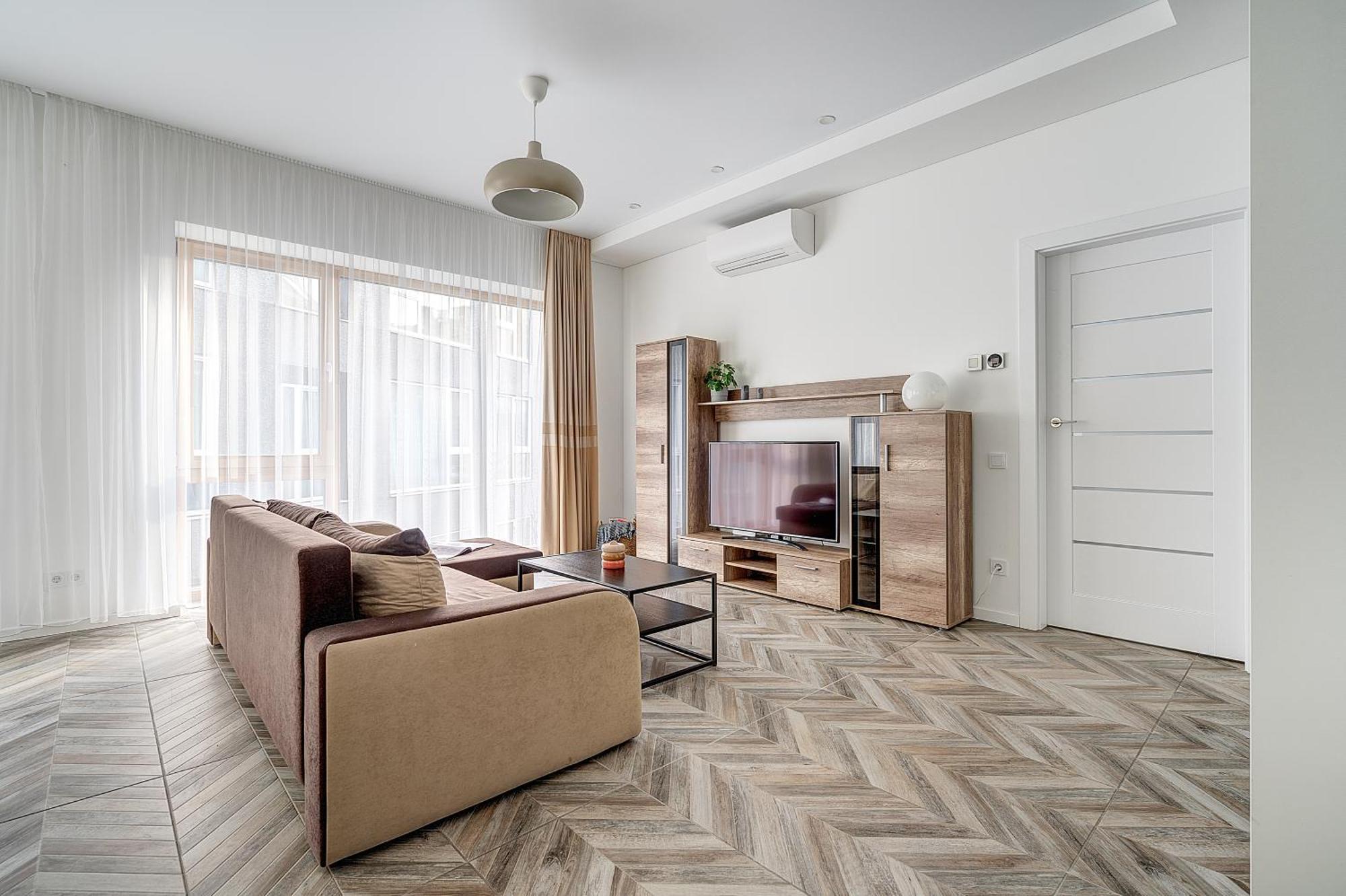 Cohost I New Basteja Life Apartments W-Garage Prkg & Self Check-In VNO Room photo
