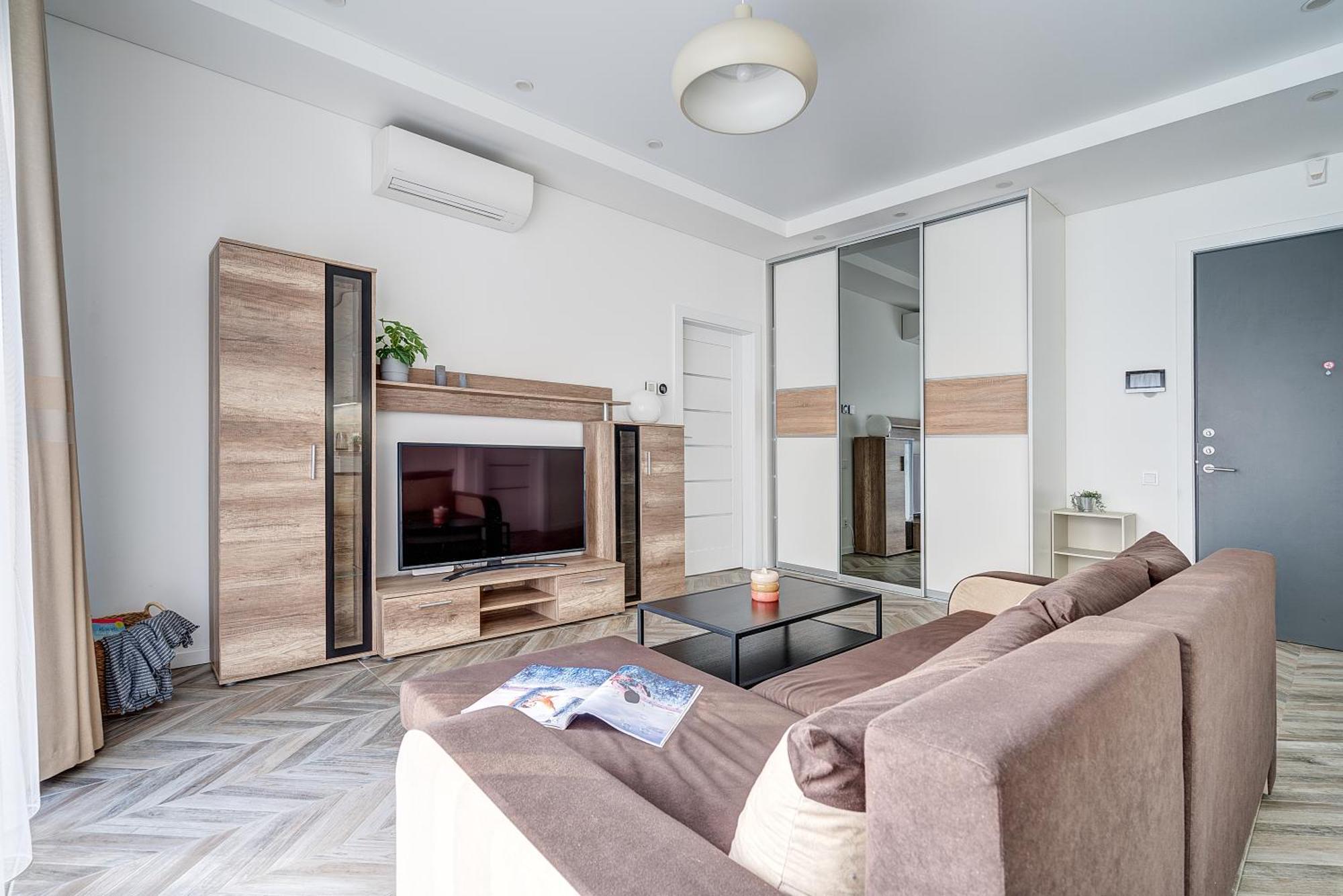 Cohost I New Basteja Life Apartments W-Garage Prkg & Self Check-In VNO Room photo