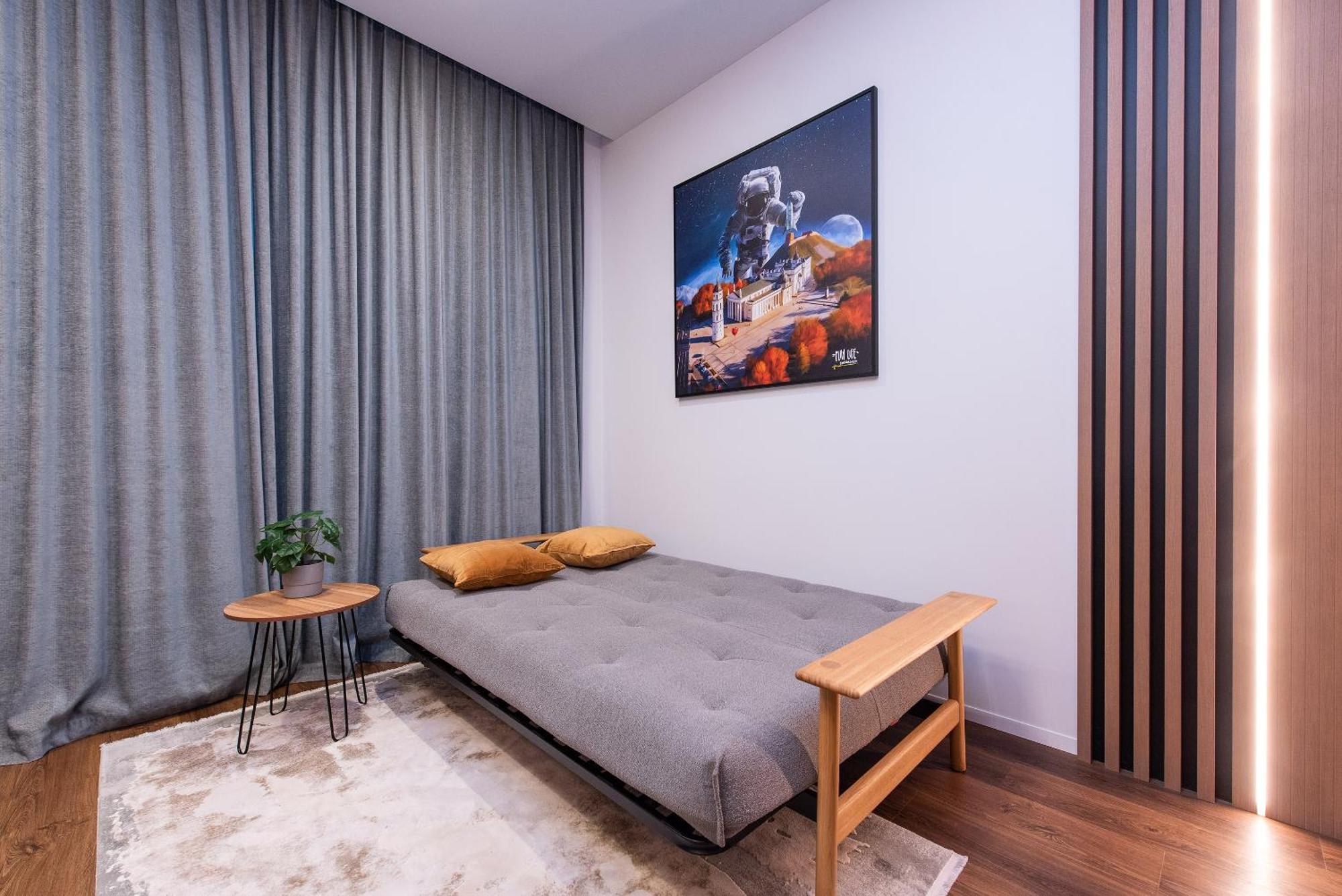 Cohost I New Basteja Life Apartments W-Garage Prkg & Self Check-In VNO Room photo